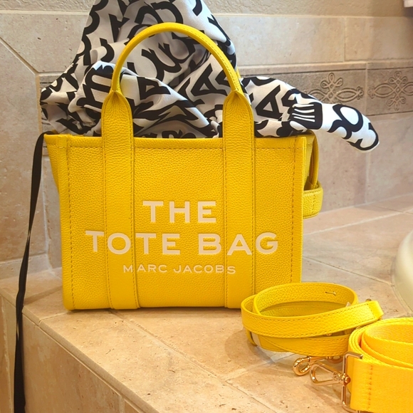Marc Jacobs Handbags - The Tote Bag Marc Jacobs Sun Yellow Leather Small